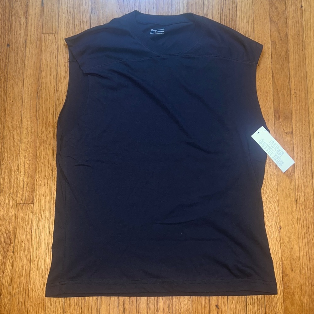 NWT URBAN OUTFITTERS STANDARD CLOTH SLEEVELESS TEE SHIRT